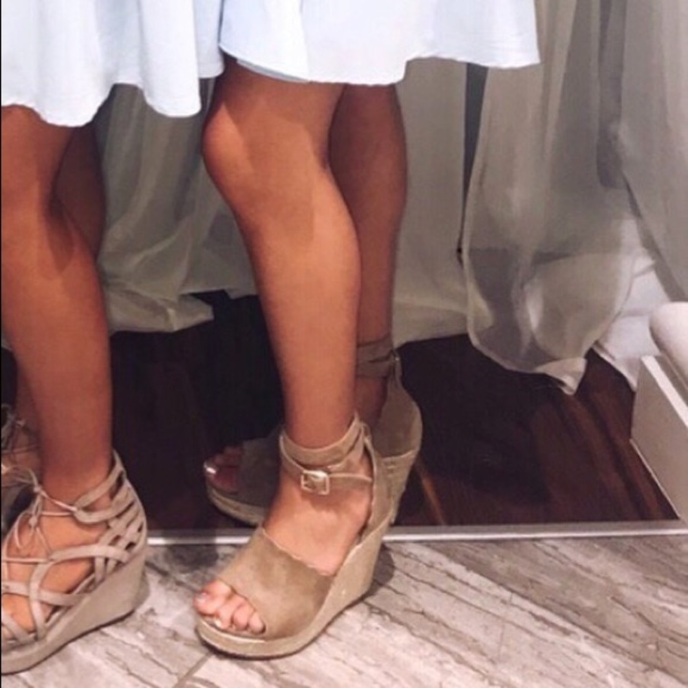 Tan Wedges